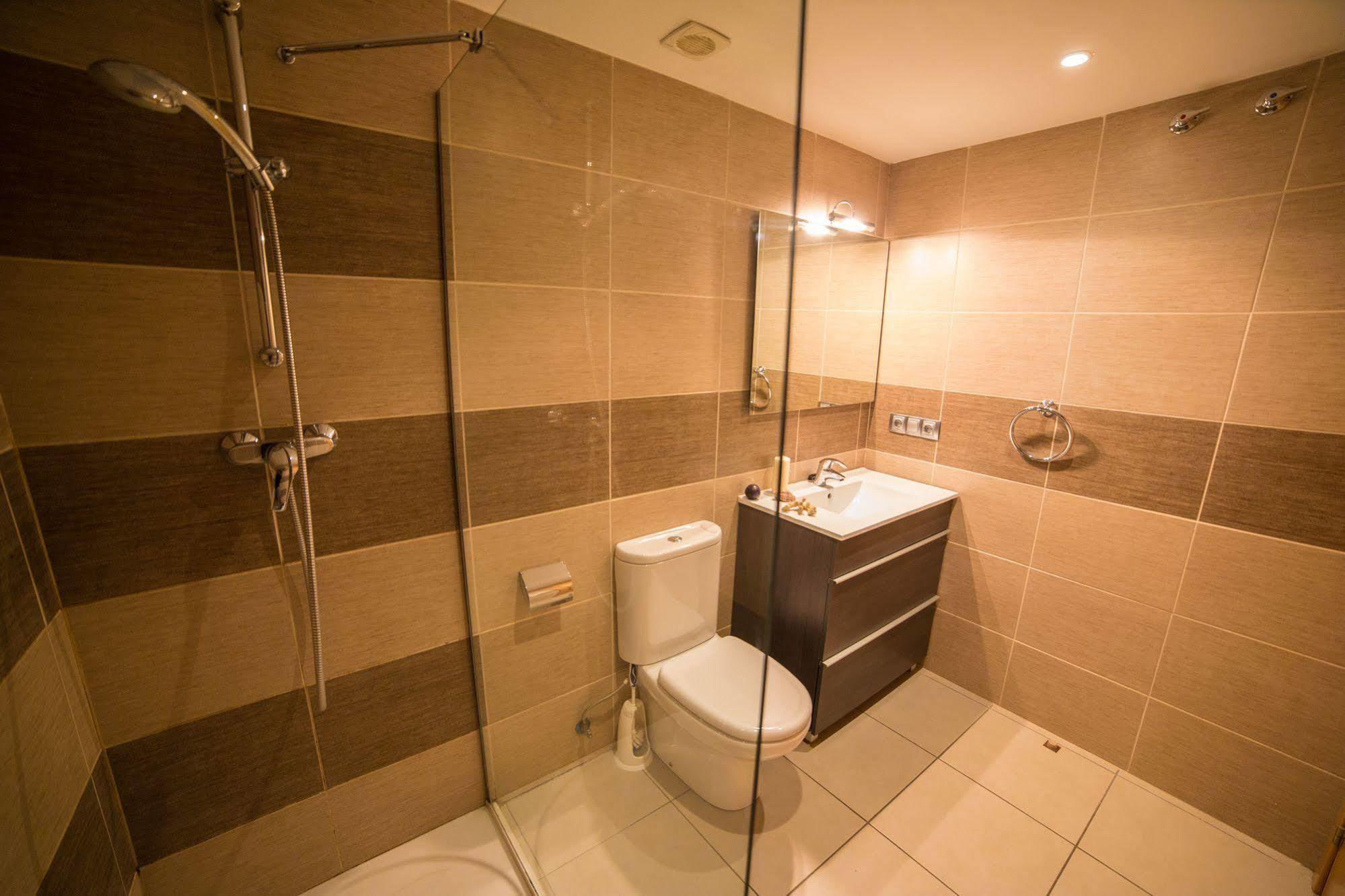 Agi Drugstore Apartments Росас Экстерьер фото